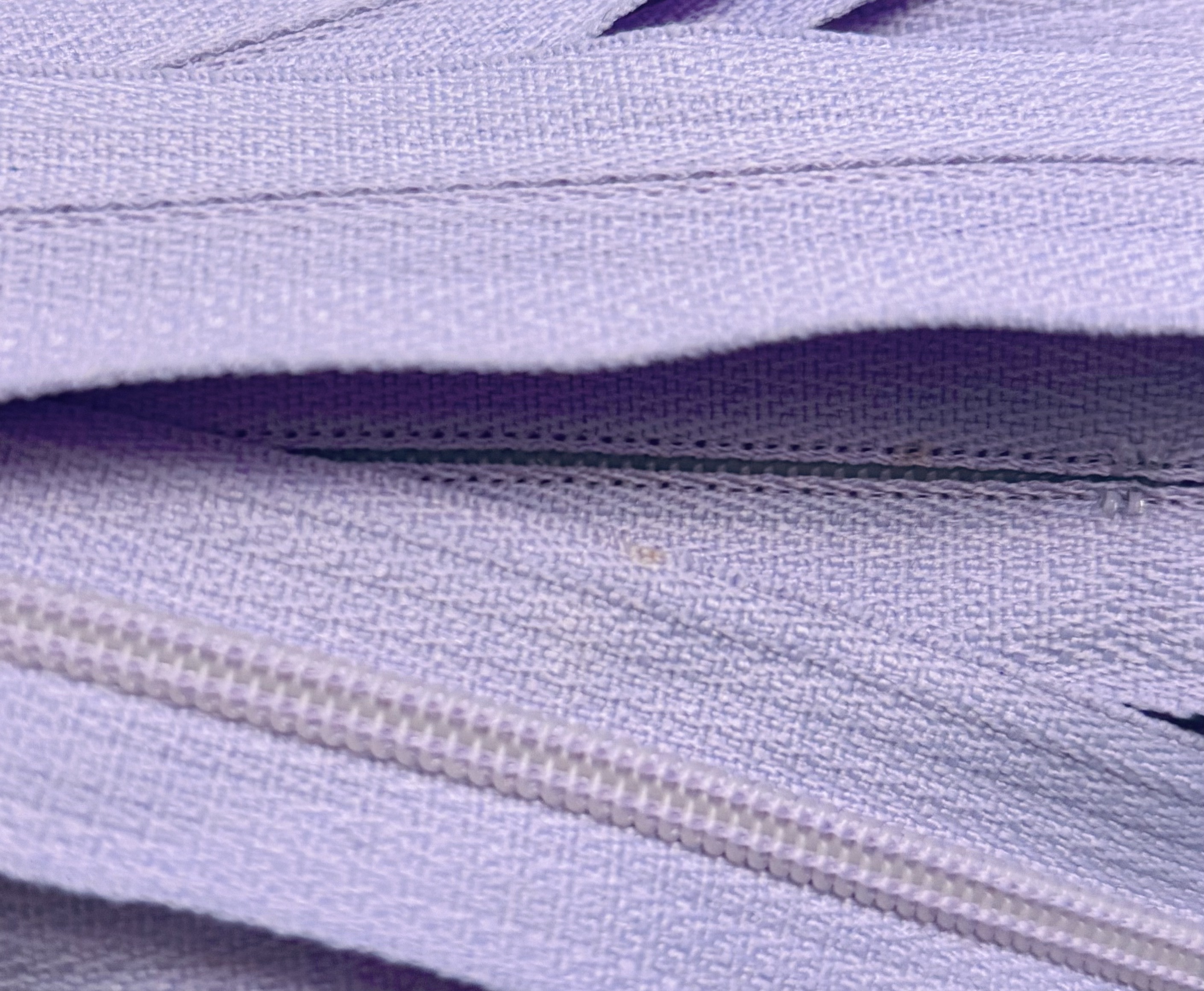 YKK Nylon Zip 20cm/8" Lilac - 552